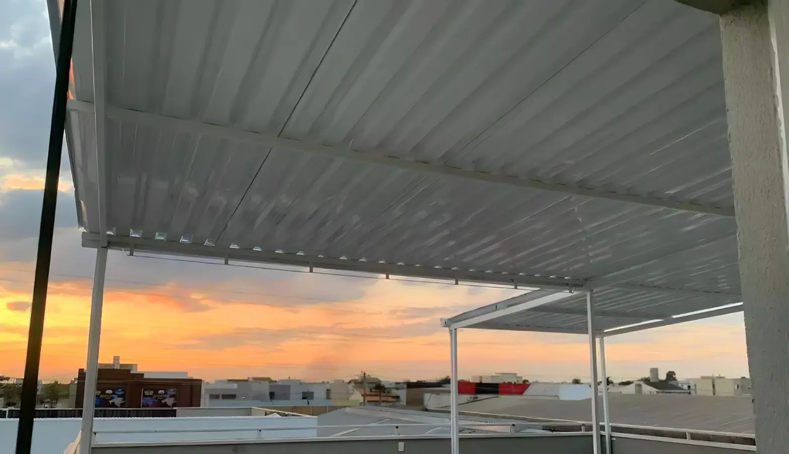 iToldos – Fábrica de Toldos Especializada - Transforme seu espaço com toldos e coberturas de alta qualidade. Atendimento rápido e instalação profissional!